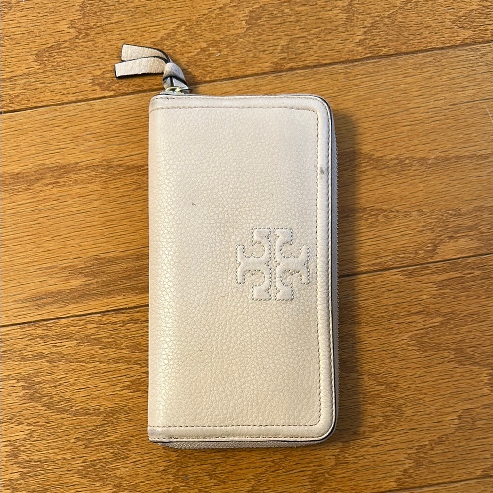 Tory Burch Cream Wallet